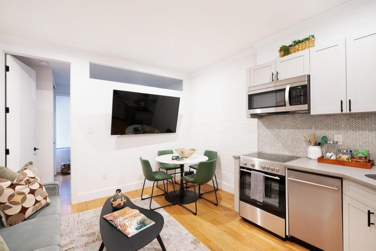 1288-3rs New Renovated 2 Bedrooms In Ues *